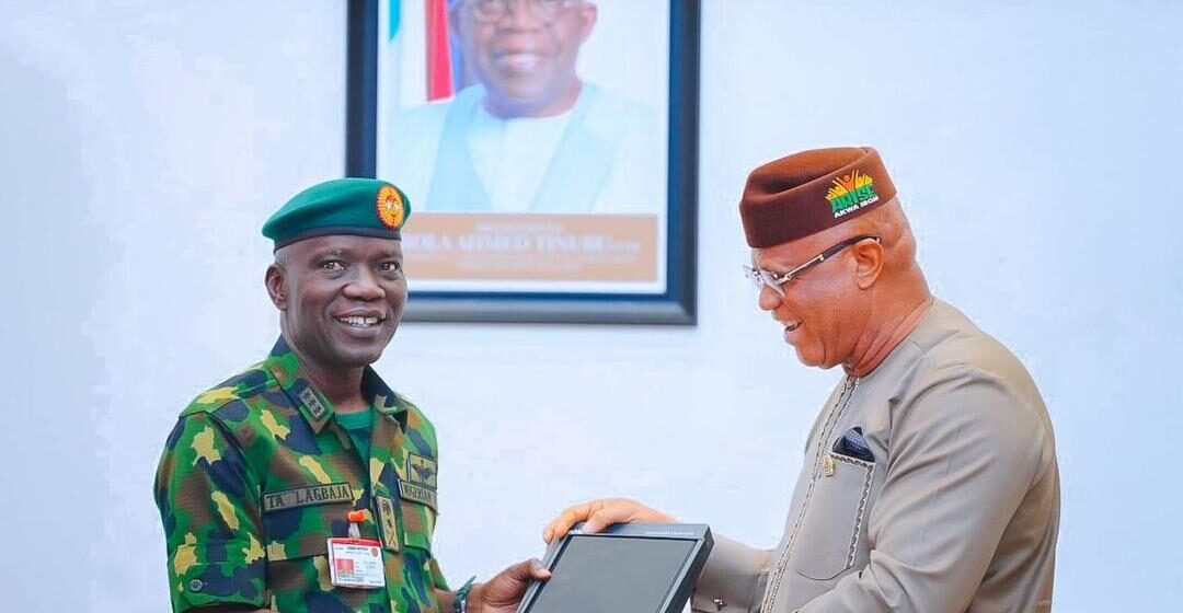 GOV ENO HOSTS CHIEF OF ARMY STAFF